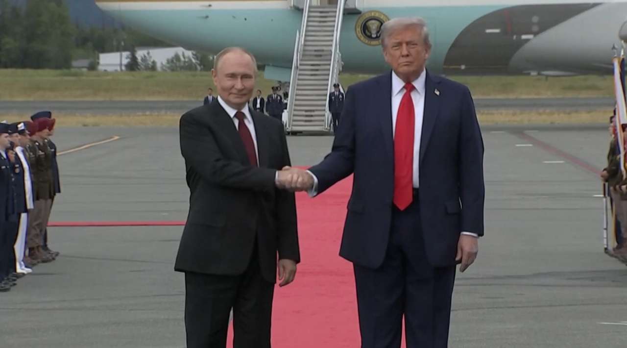 Trump y Putin se reúnen en Alaska para negociar alto al fuego en Ucrania
