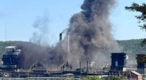 Explosión en planta de Pensilvania deja un muerto y decenas de heridos