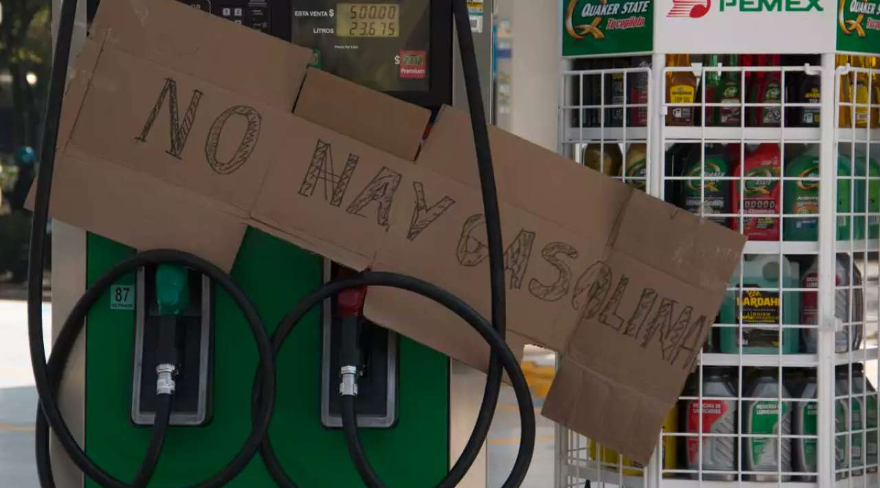 Gobierno Federal descarta desabasto de gasolina: “es un tema de transporte”, advierte.