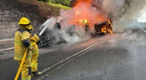 Vuelca y explota pipa con 2 mil 500 litros de combustible en la México-Tuxpan
