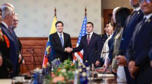 Noboa recibe a Marco Rubio en Quito para reforzar cooperación en seguridad