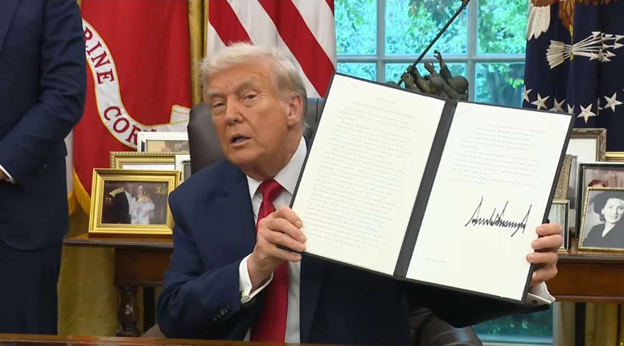 Trump firma orden ejecutiva para crear TikTok Global en EE.UU.