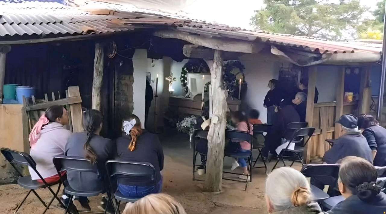 Velan en Michoacán restos de migrante asesinado en redada en EE.UU.