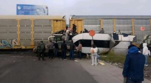 Choque de ferrocarril contra autobús en Edomex, deja 8 muertos y 45 heridos