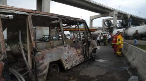 Comparece empresa dueña de pipa accidentada en Iztapalapa; Fiscalía indaga responsabilidades