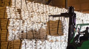 SAT inicia investigación por presunto contrabando de azúcar: Sader