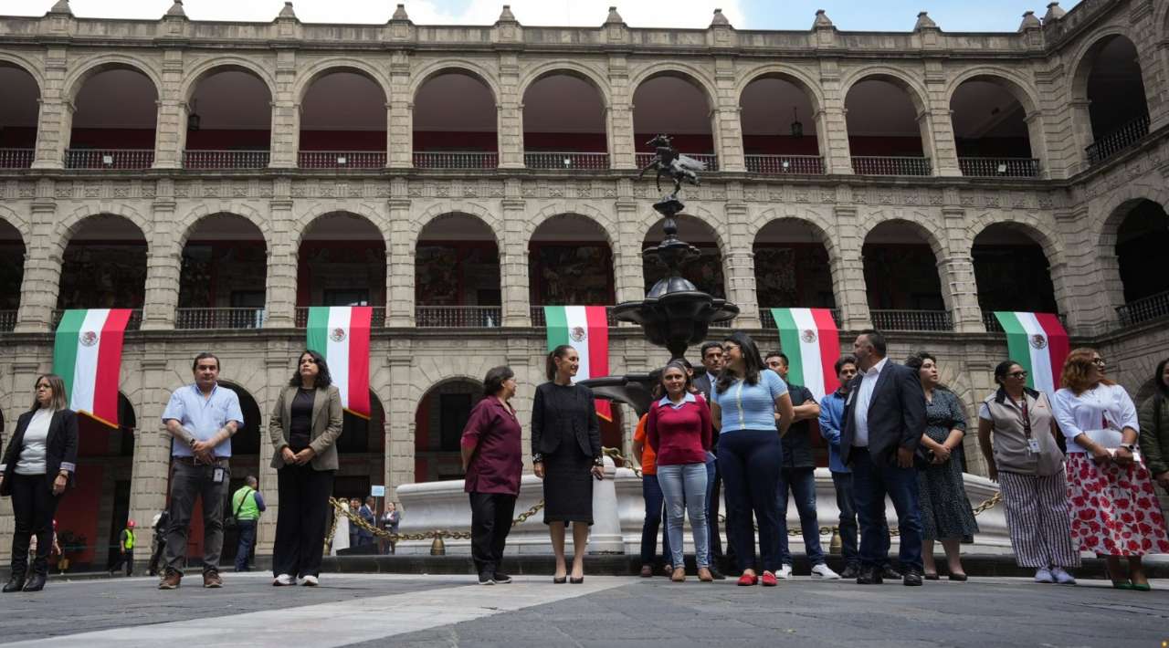 Sheinbaum encabeza Simulacro Nacional desde Palacio Nacional