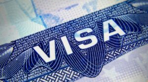 Trump plantea imponer pago de 100 mil dólares para la visa H-1B