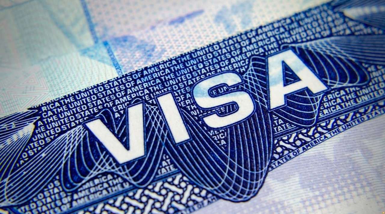Trump plantea imponer pago de 100 mil dólares para la visa H-1B