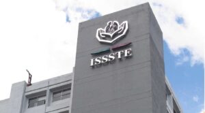 ISSSTE ajusta pensiones millonarias de 103 exfuncionarios