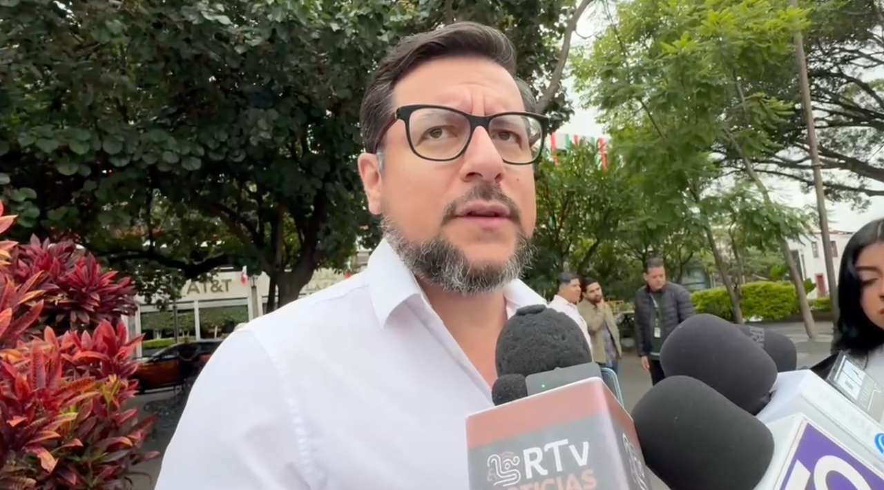 Evalúan apoyo a transportistas que rechazan pago de refrendo tras cobro de tenencia