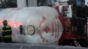 Muere el chofer de la pipa de gas que explotó en Iztapalapa