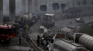 Sube a 21 la cifra de muertos por explosión de pipa de gas en Iztapalapa