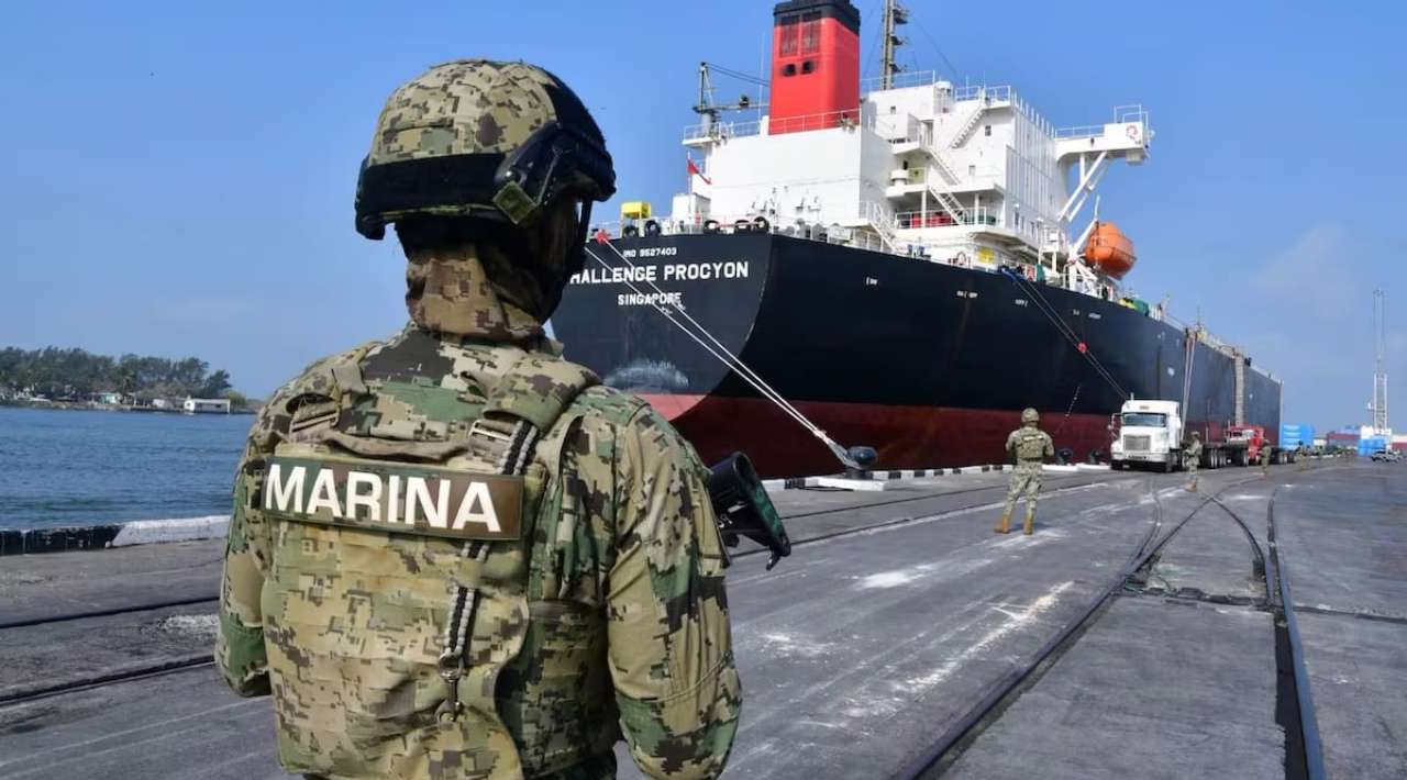 Detienen a marinos, empresarios y exfuncionarios ligados a contrabando de combustible en Tamaulipas