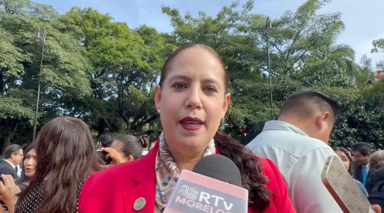 Encabeza secretaria de Educación izamiento de bandera por el 215 aniversario de la Independencia