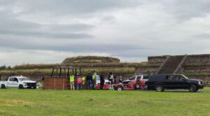 Globo aerostático aterriza de emergencia en la zona arqueológica de Teotihuacán