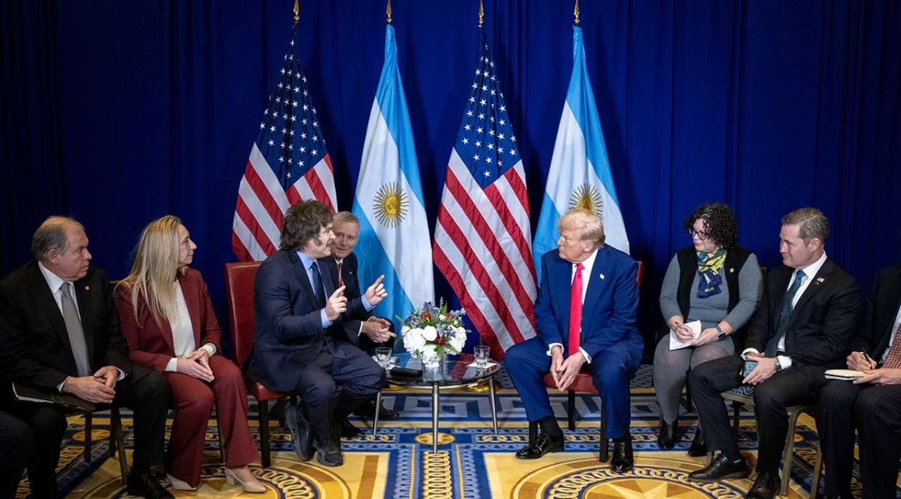 Trump analiza comprar deuda argentina