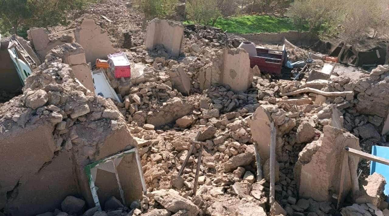 Terremoto de magnitud 6.0 deja más de 800 muertos en Afganistán