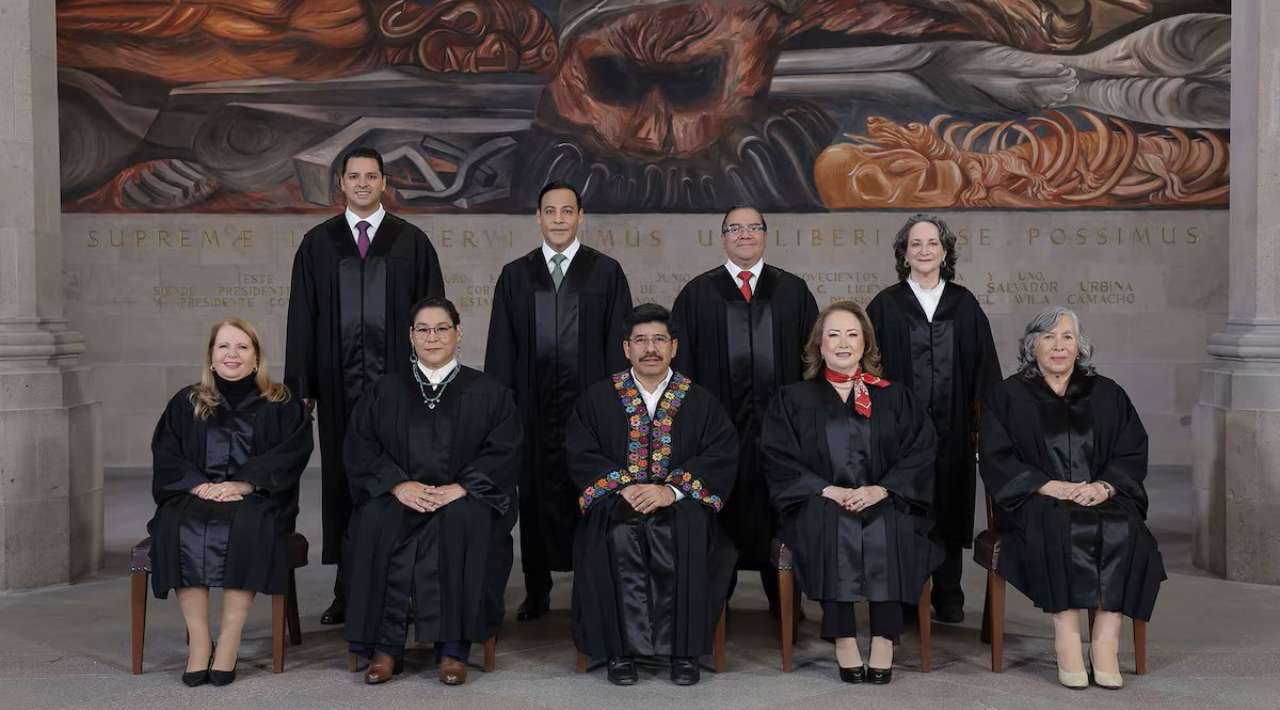 Difunden primera foto oficial del nuevo Pleno de la Corte