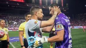 Jesús “Chuy” Corona cuelga los guantes y se despide del fútbol profesional