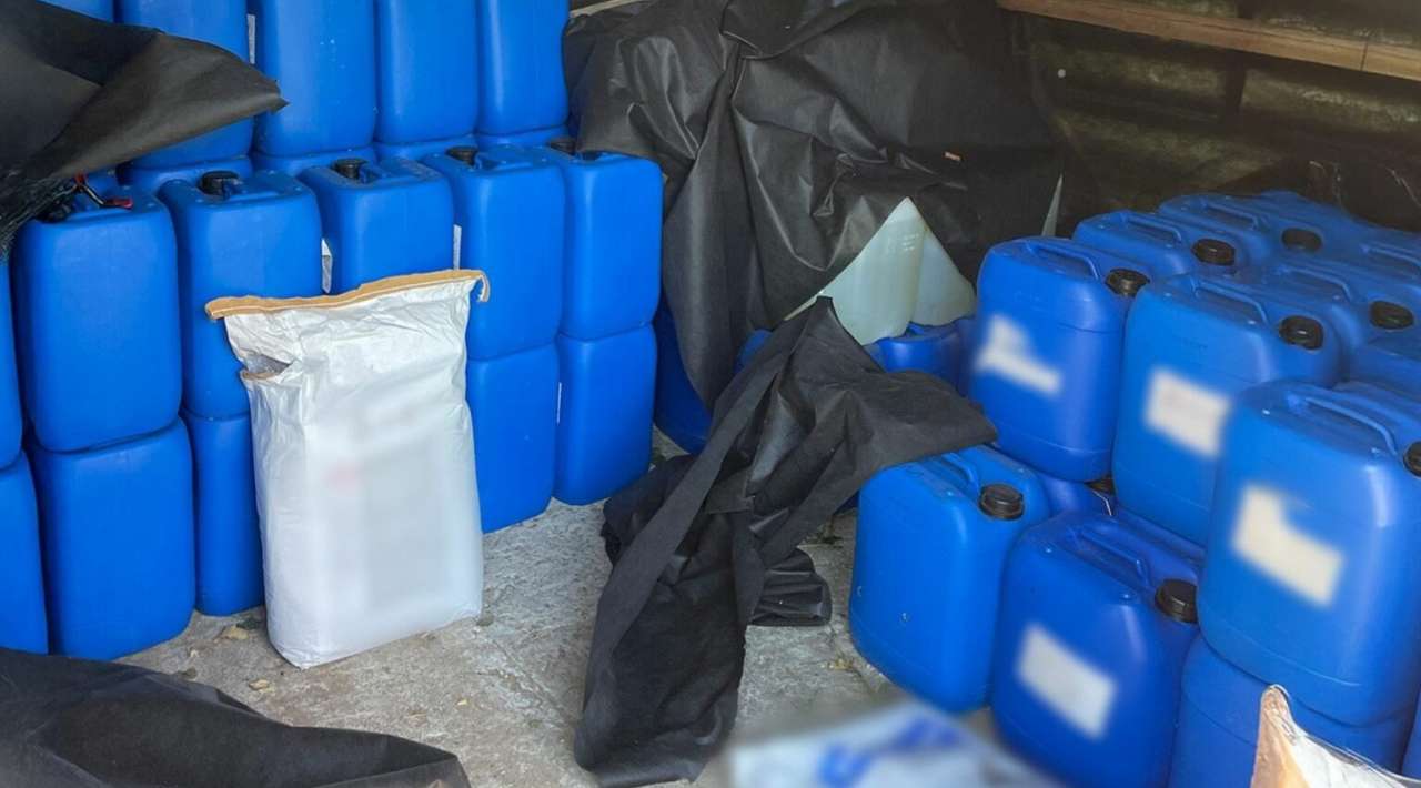 Desmantelan narcolaboratorio en Polonia; detienen a dos mexicanos