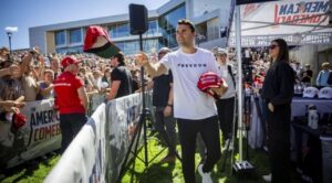 Muere el activista conservador Charlie Kirk, tras tiroteo en universidad de Utah