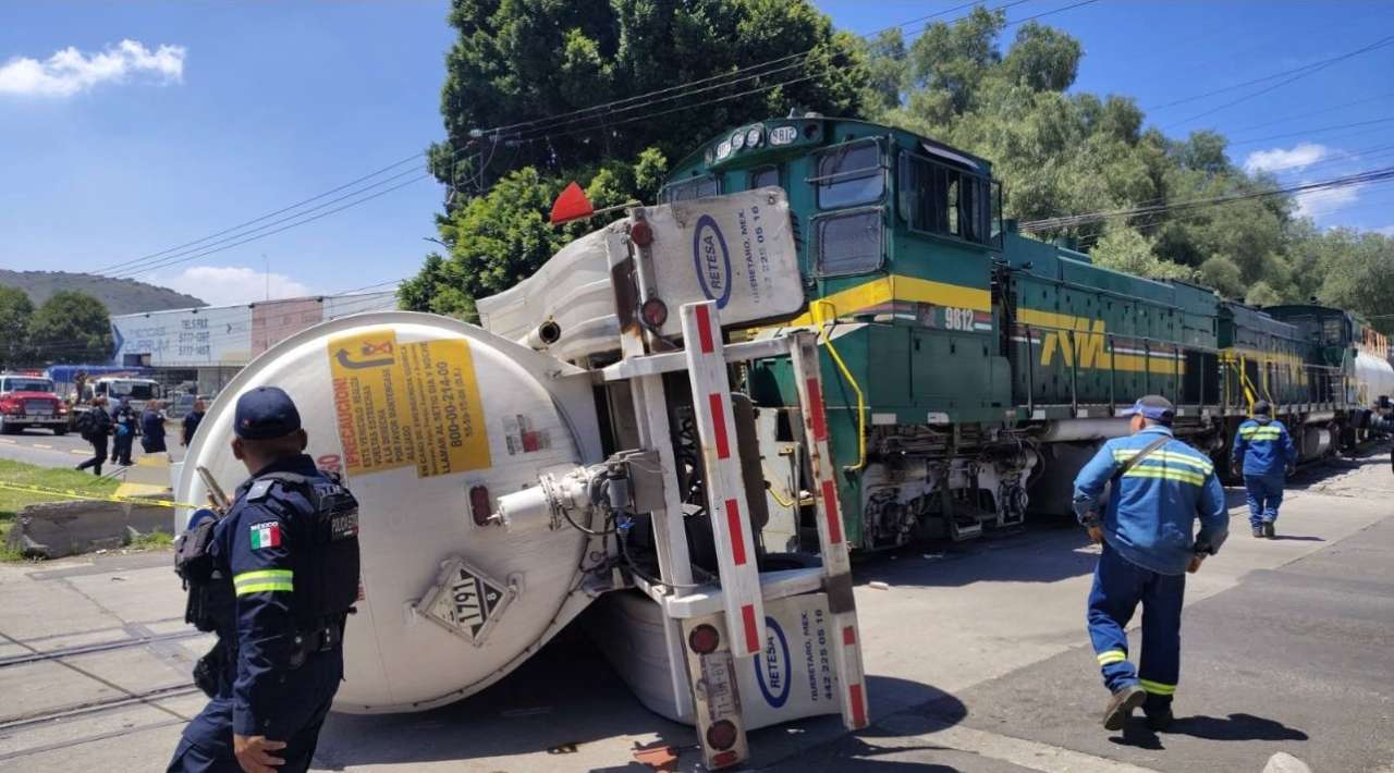 Tren arrolla pipa en Ecatepec