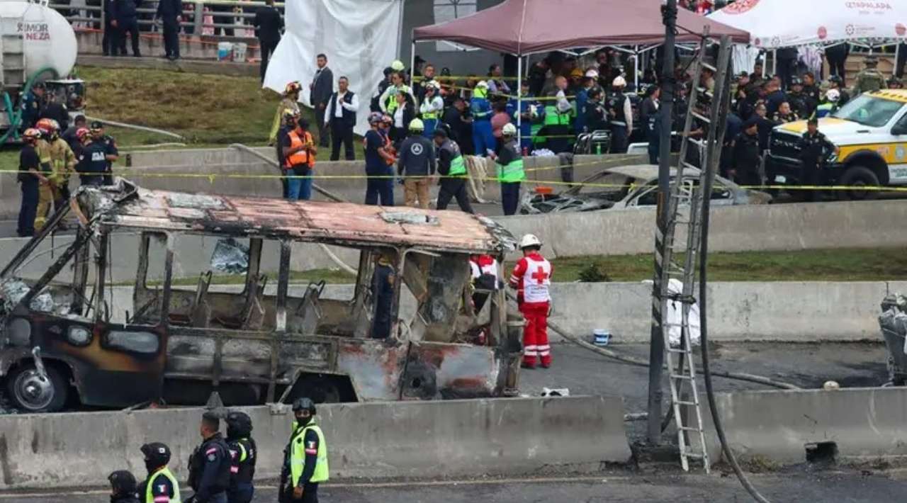 Sube a cinco el número de muertos por explosión de pipa en Puente La Concordia