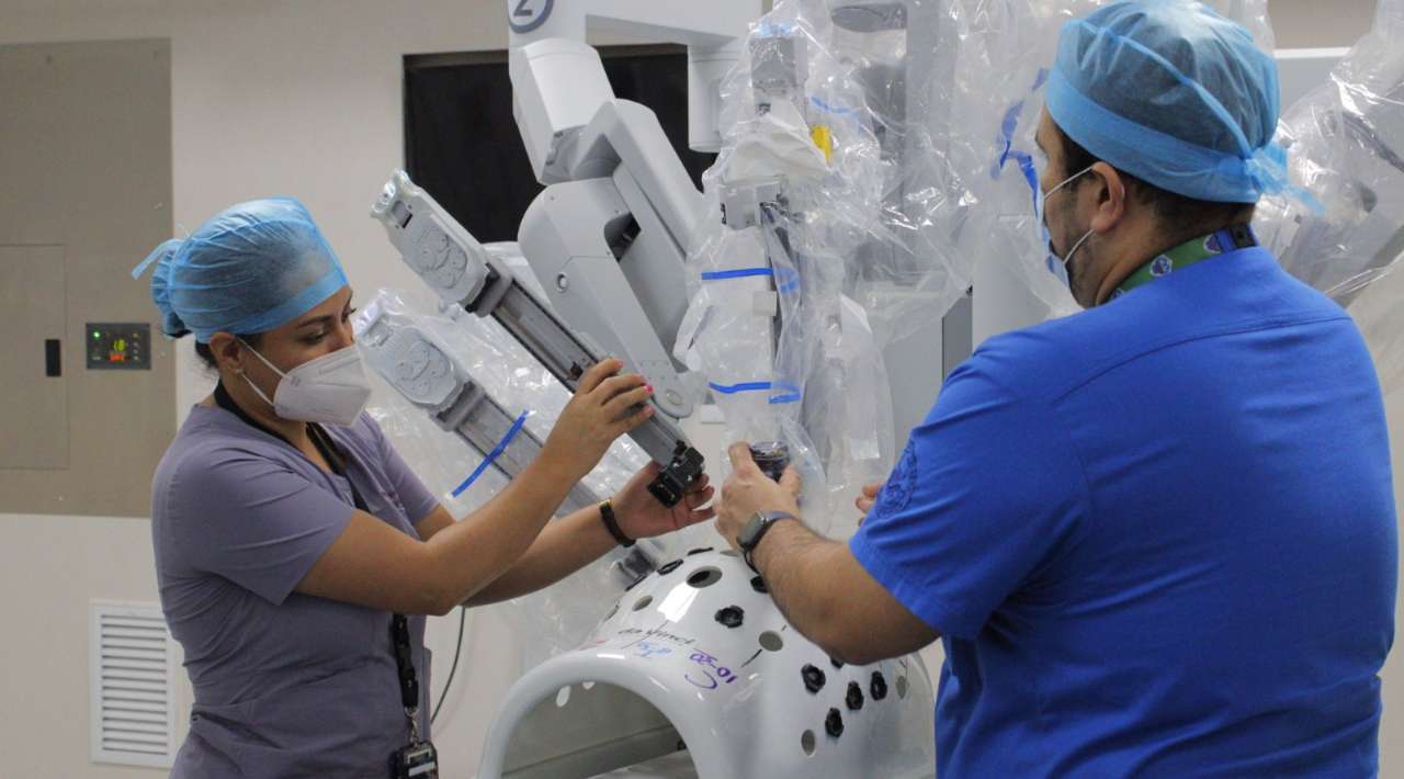 ISSSTE refuerza su infraestructura médica con plan de cirugía robótica