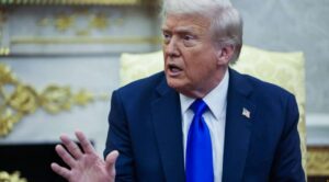 Trump deja abierta posibilidad de acuerdos “diferentes” con México y Canadá