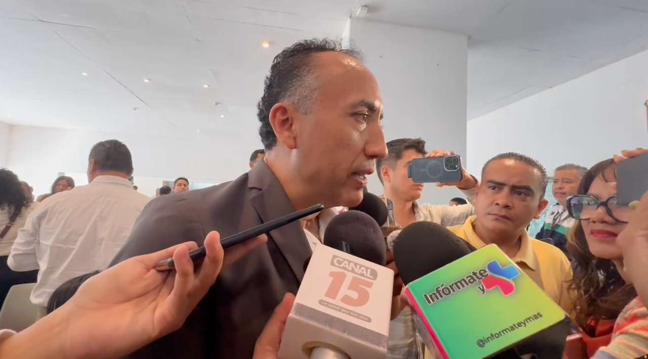 Atiende IEBEM protesta de padres en primaria de Cuernavaca