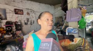 Familias de Zacatepec continúan labores de limpieza tras inundación; piden obras de drenaje