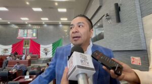 Exhorta diputado a alcaldes a frenar casas de gestoría que venden permisos ilegales