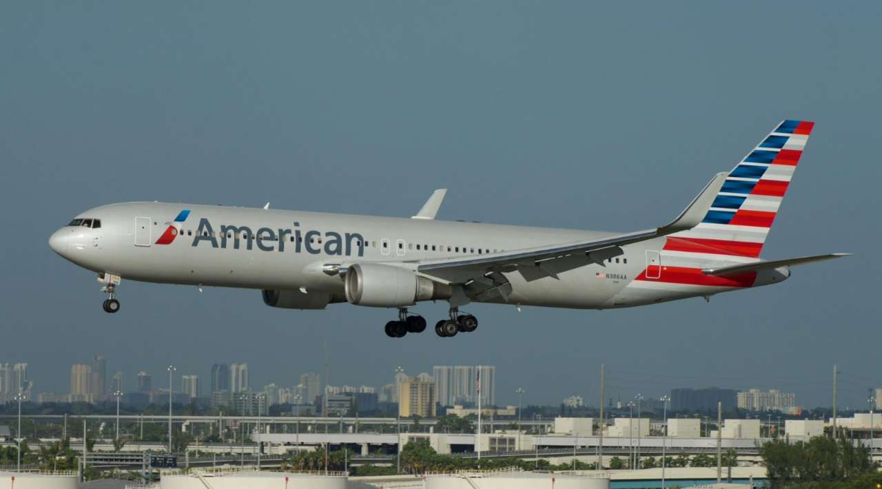 Legisladores de EE.UU. advierten sobre posibles caos en aeropuertos por cierre de gobierno