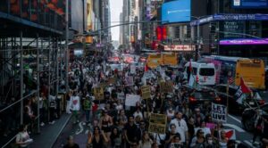 Trump considera invocar la Ley de Insurrección ante protestas en EE. UU.