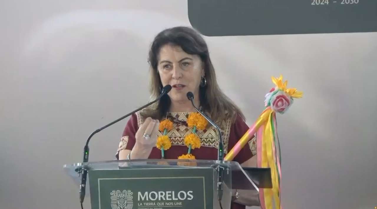 Gobernadora entrega kits para comedores escolares y anuncia ampliación de megacocinas en Morelos