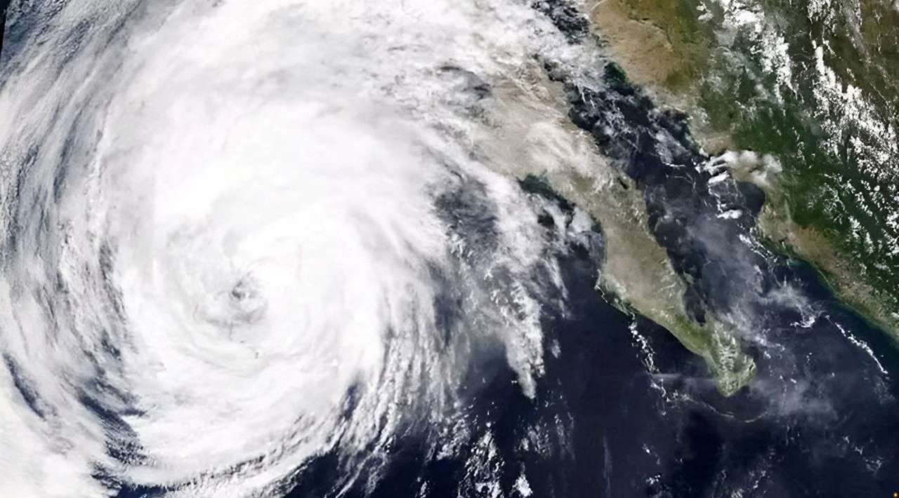 Huracán “Priscilla” provocará lluvias intensas en 7 estados