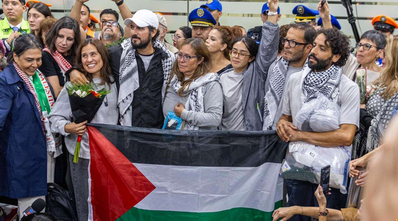 “Los ojos deben estar en Gaza”, afirman mexicanos de la flotilla tras regresar al país
