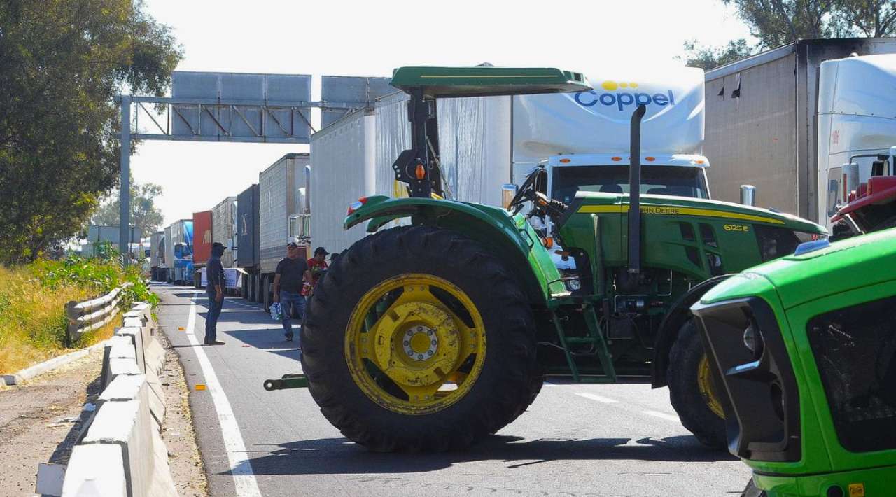 Agricultores liberan autopistas tras acuerdo con el Gobierno federal por precio del maíz