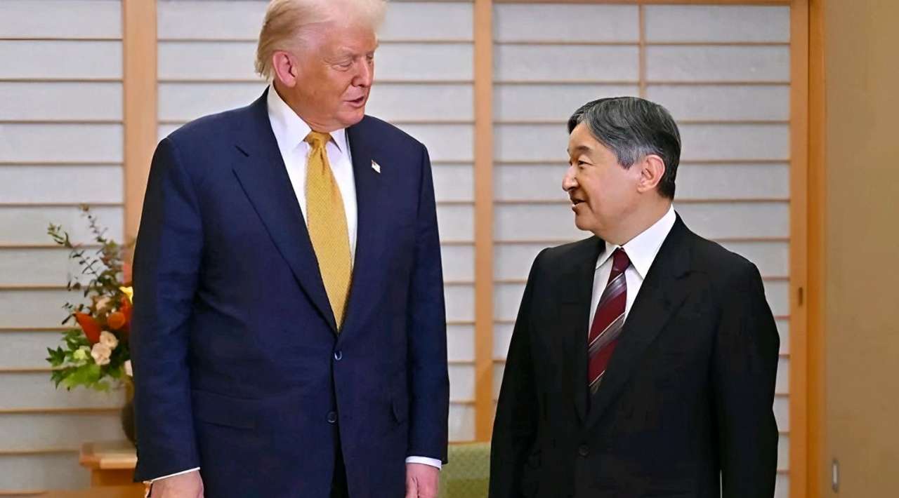Trump inicia visita a Japón con reunión con el emperador Naruhito