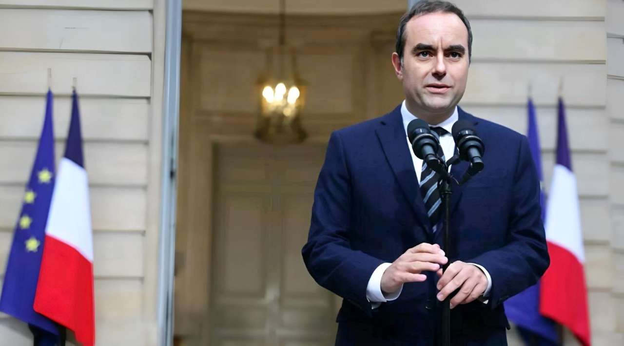 Renuncia el primer ministro de Francia tras nombrar a su gobierno