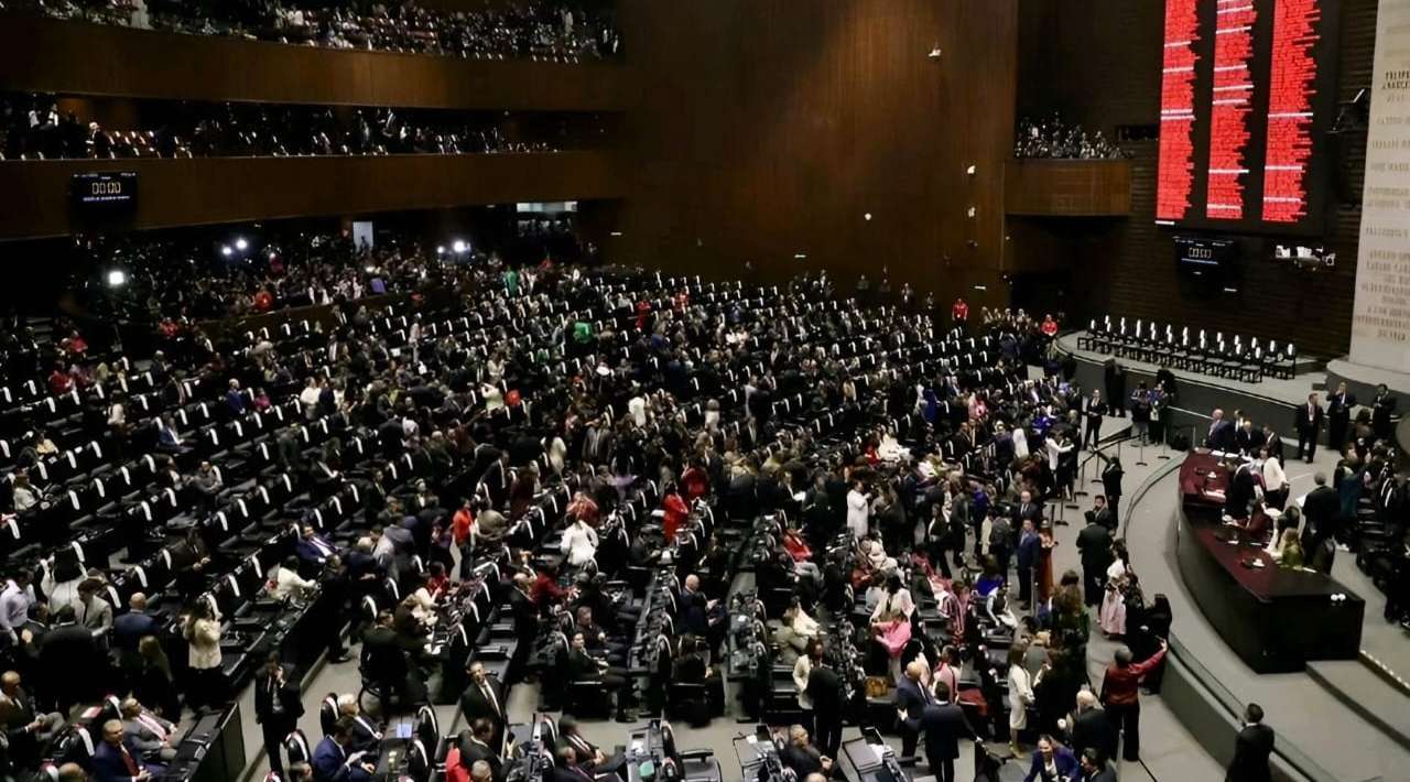 Diputados aprueban en lo general reforma a la Ley de Amparo con corrección solicitada por Sheinbaum