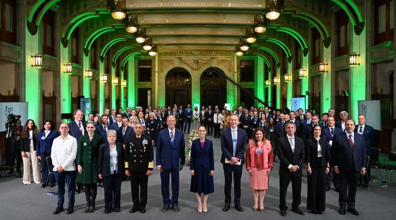 Sheinbaum presenta Plan México ante empresarios del Foro Económico Mundial