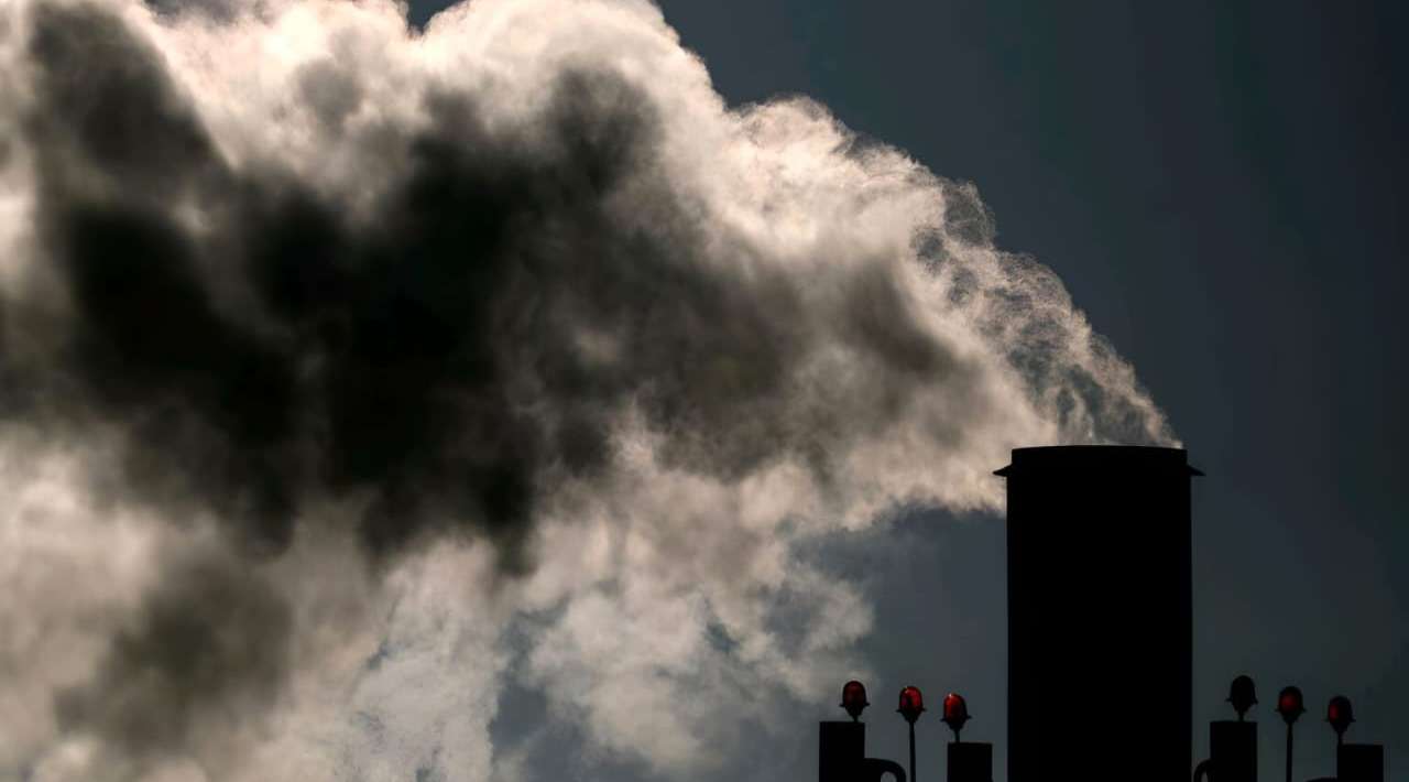 Niveles de CO₂ responsables del calentamiento global, alcanzan récord histórico