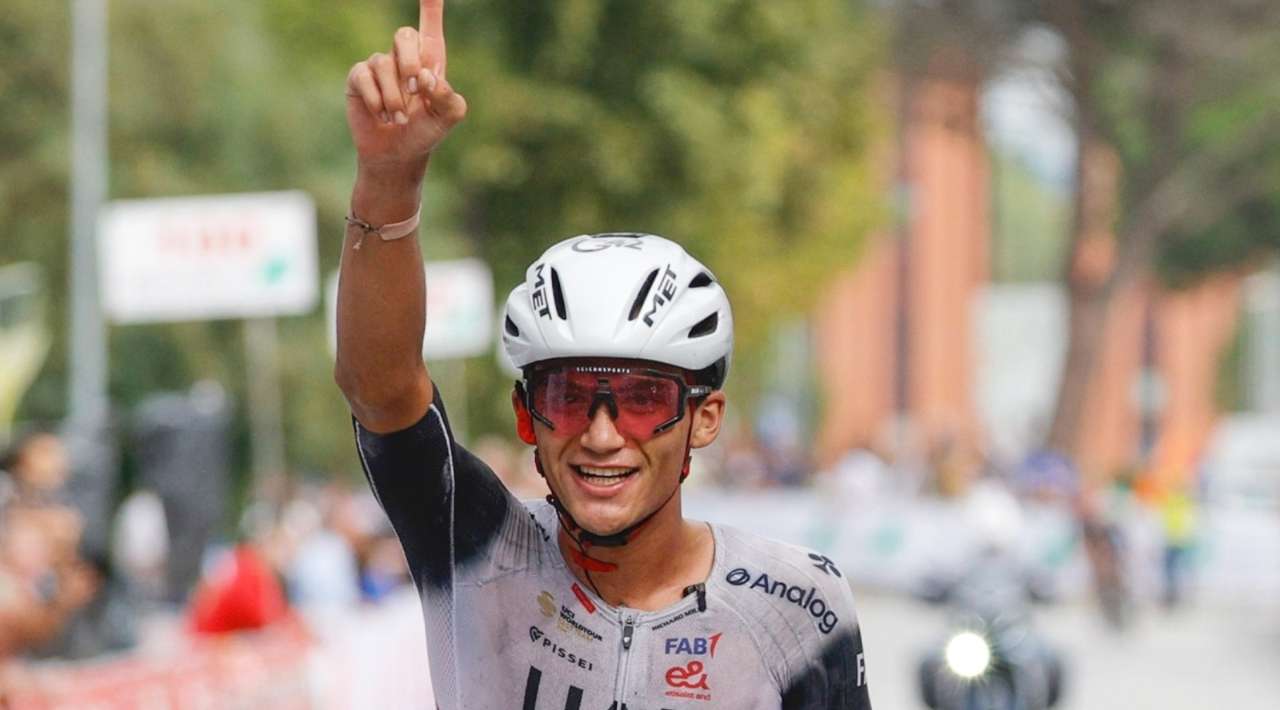 Isaac Del Toro Continúa su Racha Ganadora con la Conquista del Giro del Veneto