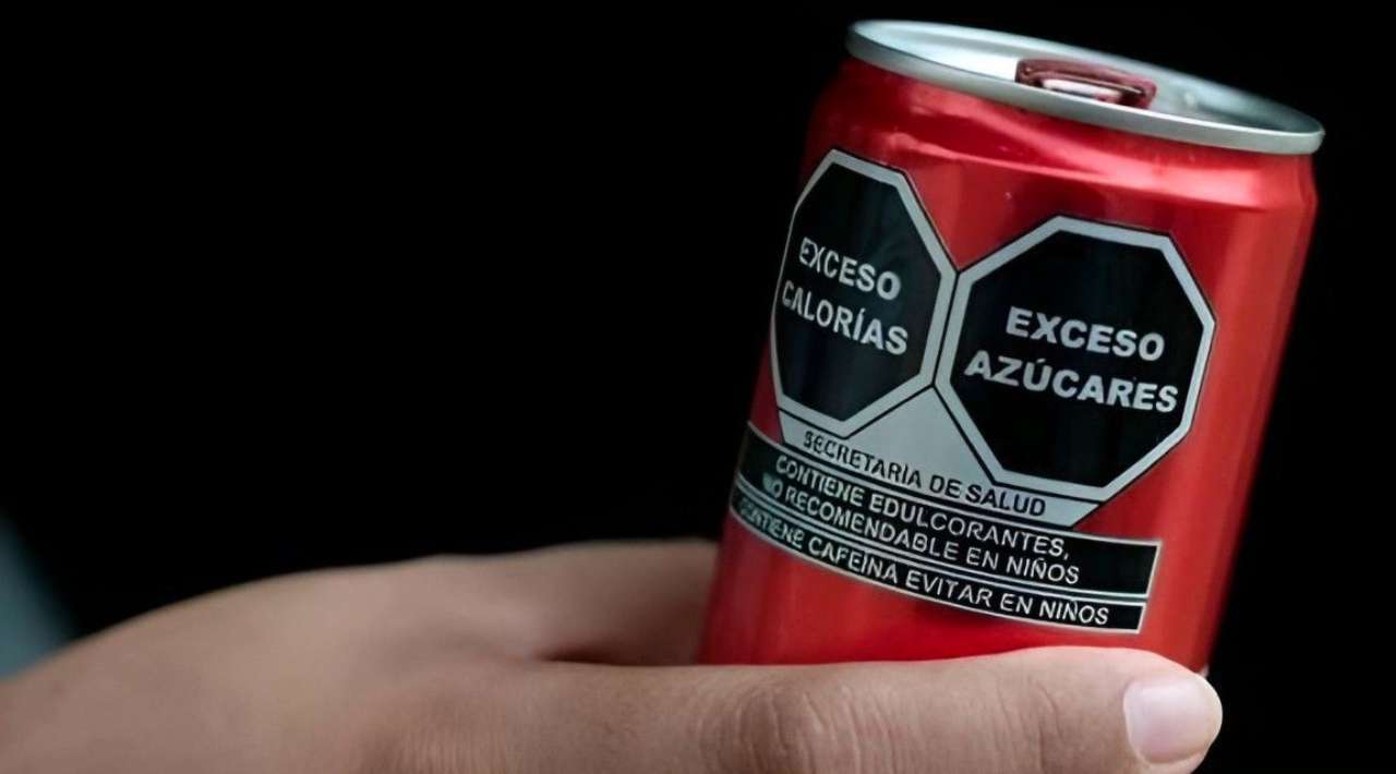 Refresqueras reducirán 30% de azúcar en un año como parte de los acuerdos tras aumento al IEPS: Salud