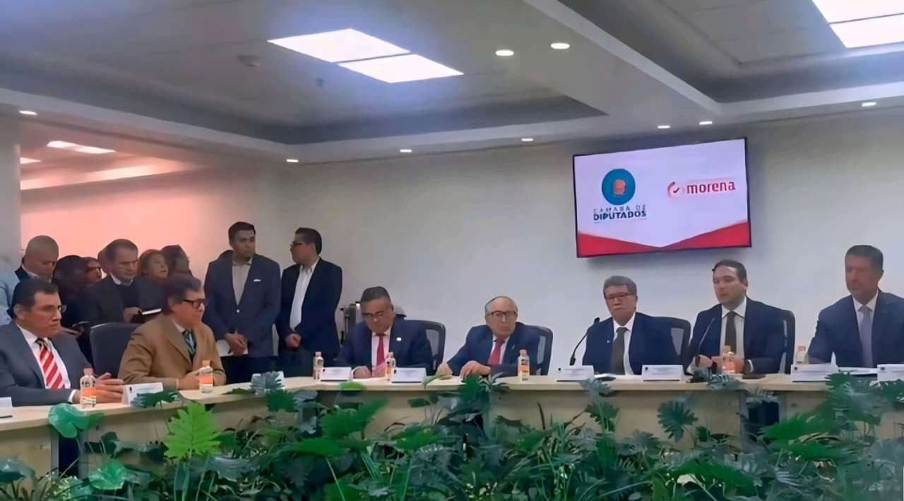 Diputados negocian con refresqueras reducción de azúcar y ajustes al IEPS