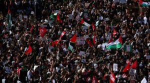 Miles protestan en España contra asalto a la Global Sumud Flotilla