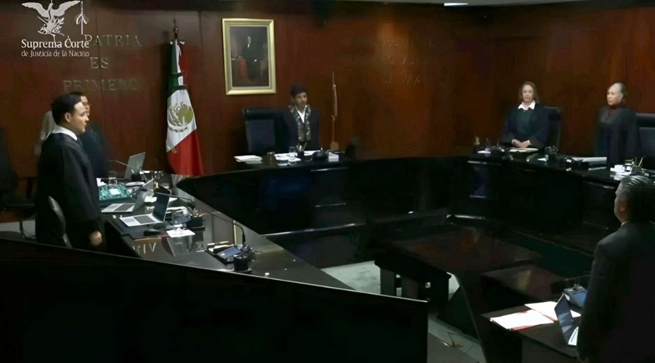 SCJN guarda por primera vez minuto de silencio por víctimas del 68