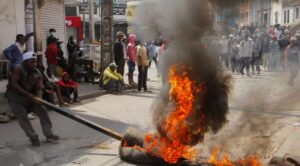 Tensión en Madagascar: el presidente denuncia intento de golpe en medio de masivas protestas